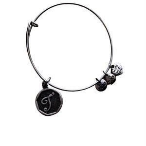 ❤️T Initial Bracelet❤️